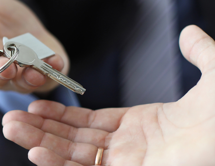Real Estate Attorney in Lynbrook, NY Helping Client to Buy a Home