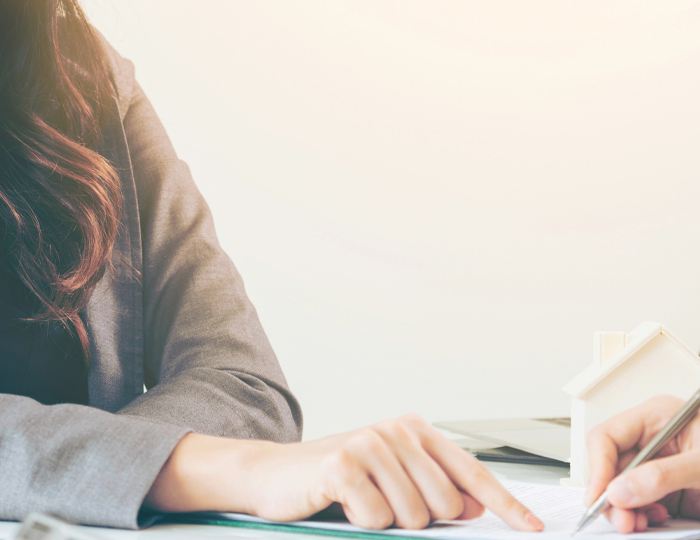 Real Estate Attorney in West Hempstead, NY Helping Client to Buy a Home