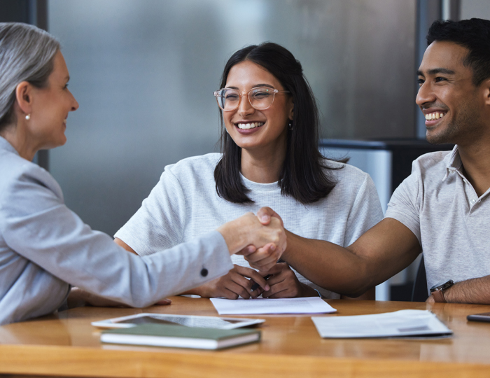 Real Estate Attorney in Cedarhurst, NY Helping Client to Buy a Home